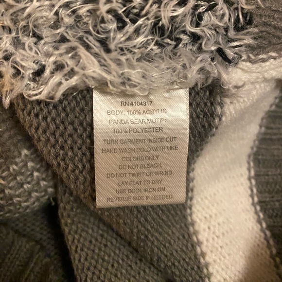 Holiday Knit Bear Sweater - Picture 4 of 4